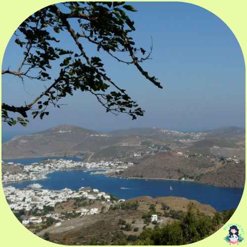 ASTYPALEA Patmos, gezien van een uitzichtspunt bovenaan