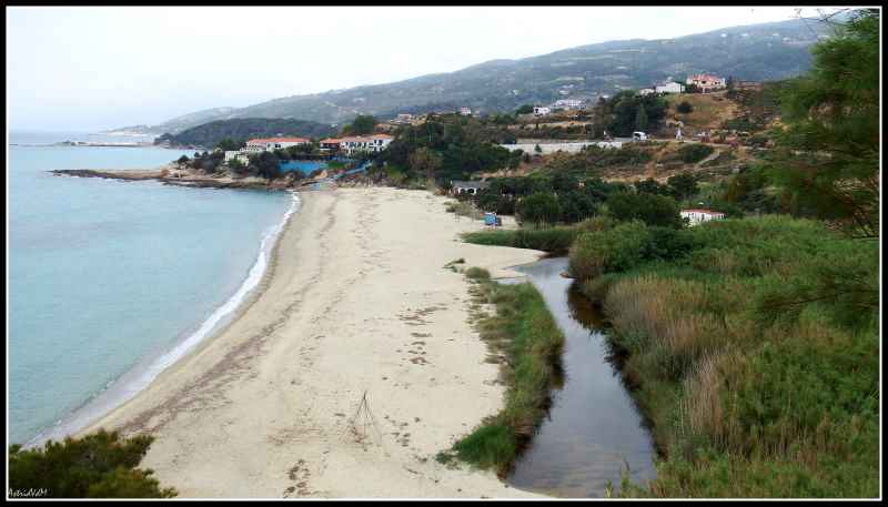 Het parelwitte strand van Armenistis op Ikaria